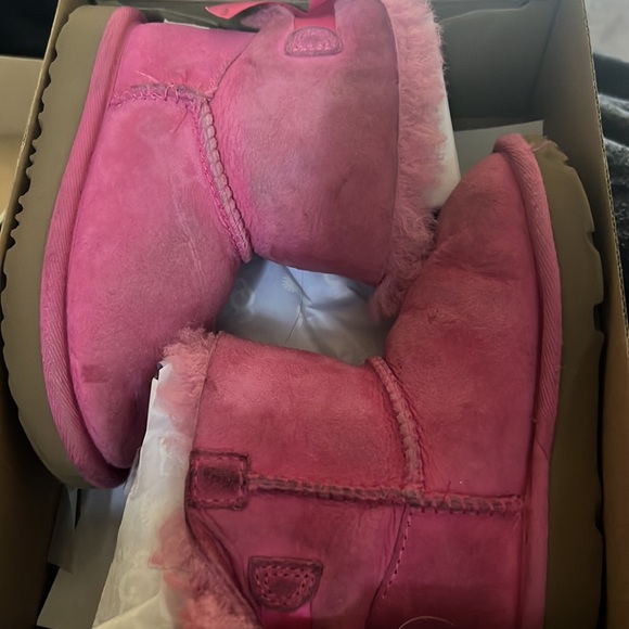 Mini Bailey Bow Ugg Boot - Picture 2 of 7